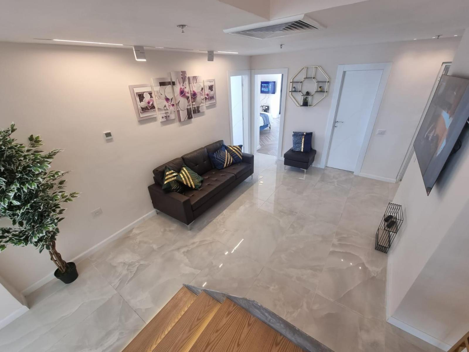 Jtower Royal Suites - Alefimmoed Yerusalem Bagian luar foto